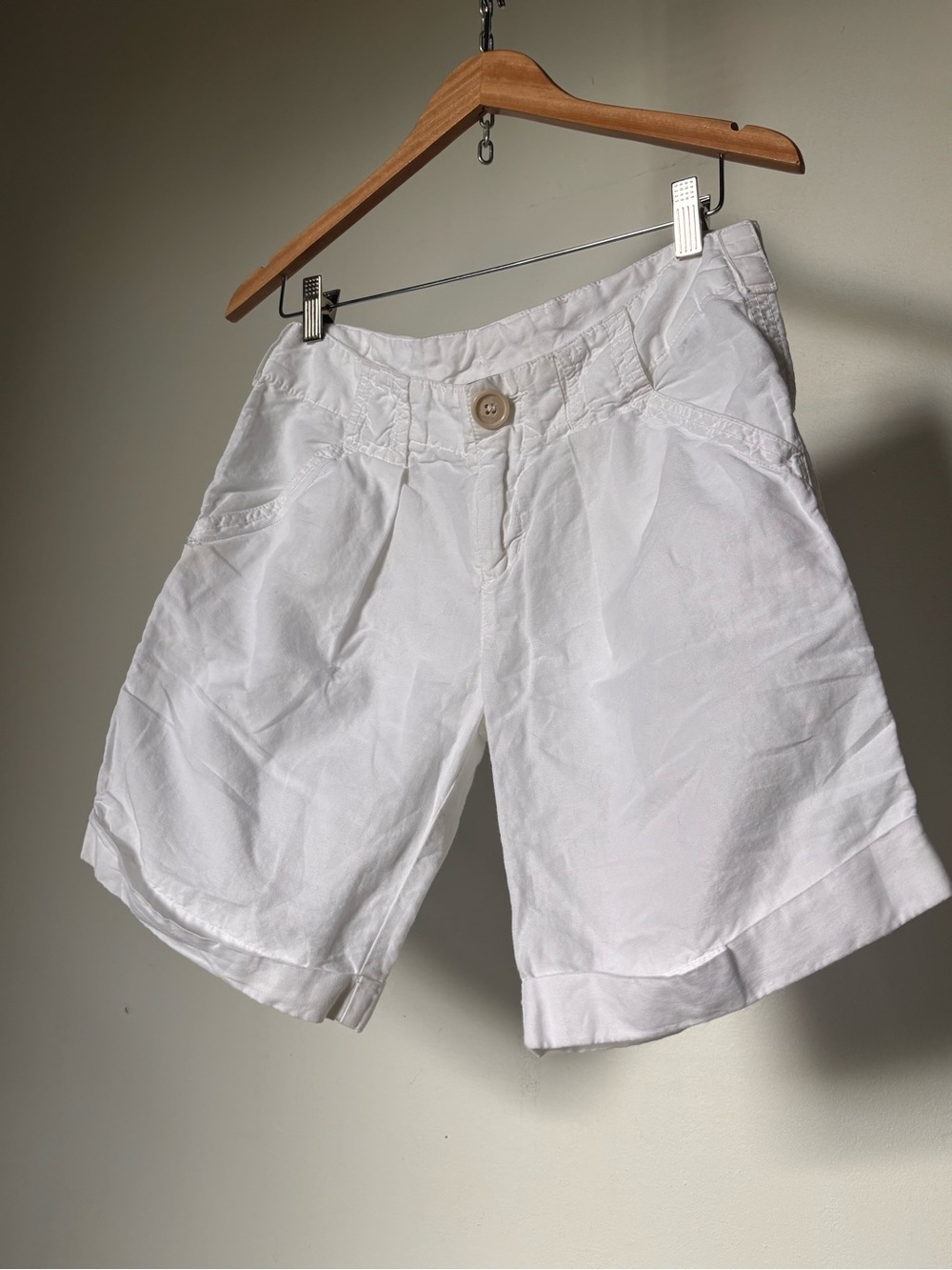 James Perse Drop Waist White Cotton Bermuda Shorts - Picture 2 of 15